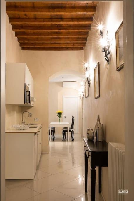 Appartamento Romana ฟลอเรนซ์ ภายนอก รูปภาพ